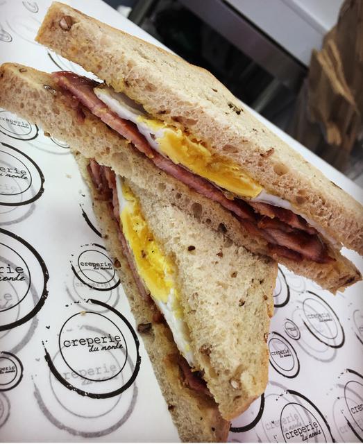 Bacon & Egg Breakfast Sandwich, Bagel or Baguette (B)