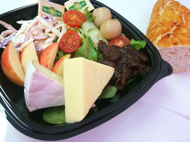 Mixed Cheese Ploughmans Salad Box