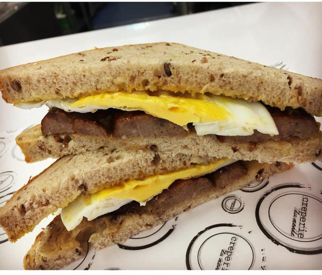 Sausage & Egg Breakfast Sandwich, Bagel or Baguette (B)