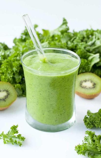 Spinach, Mango, Kiwi & Kale Smoothie